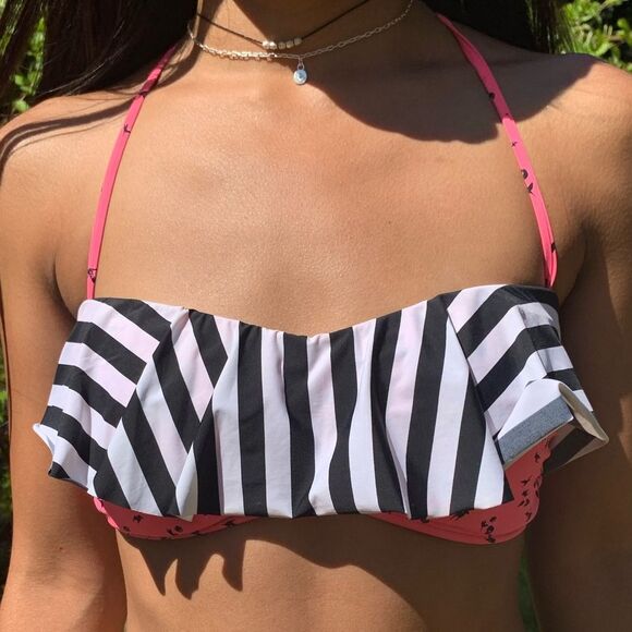 VOLCOM •  Bikini Top - Picture 1 of 5